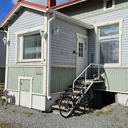 Idyllic Wooden House Two-room 아파트 포리