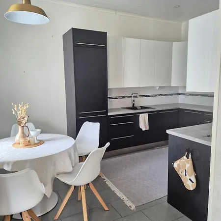 Idyllic Wooden House Two-room Apartman *